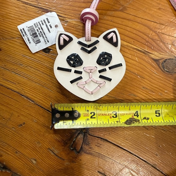 Tod’s Cat Face Leather Bag Charm in Pink and White - Picture 9 of 12